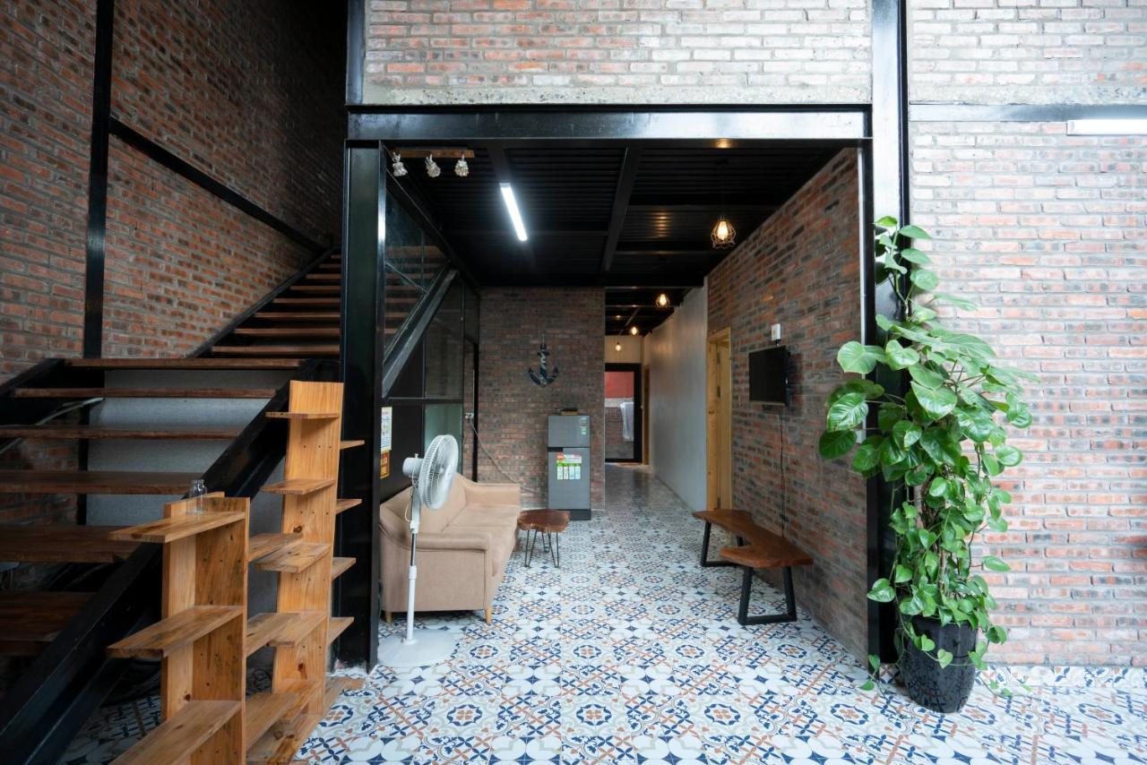 Private Room In Halong Center Ha Long Exterior photo